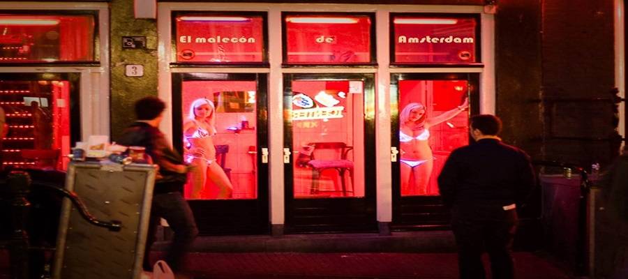 Квартал красных фонарей в Амстердаме закрывают для туристов